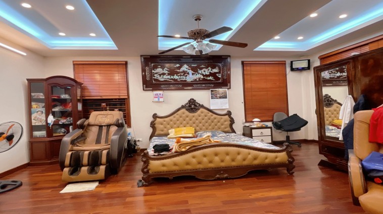 Bán gấp Biệt thự cầu giấy, ô tô vào nhà, 160m, 40 tỷ, có thang máy, chủ nhà bán kín